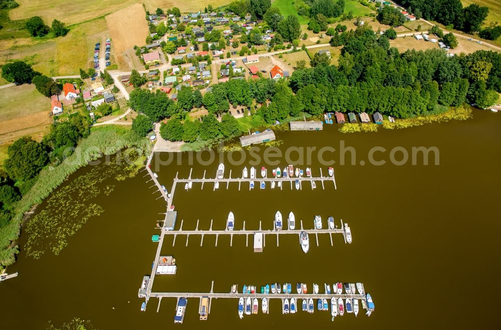 Aerial photograph Buchholz - Marina - harbour area on the shore of Lake Mueritzsee in Buchholz in the state of Mecklenburg - Western Pomerania