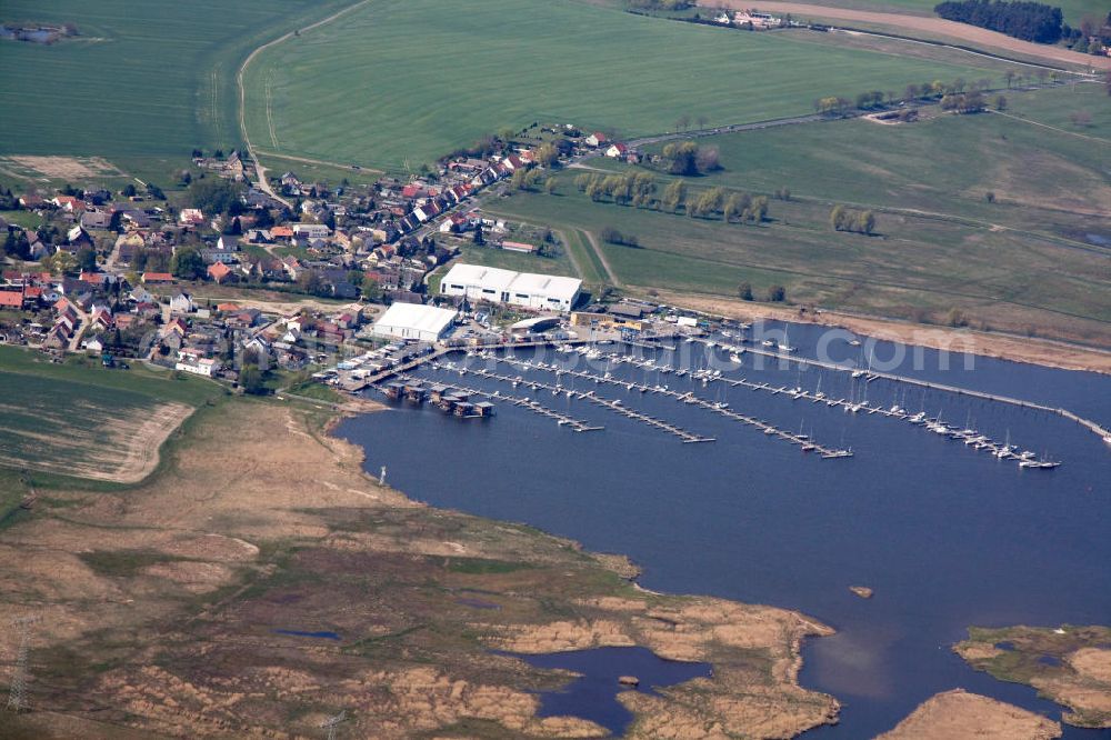 Kröslin from the bird's eye view: Blick auf die Marina in Kröslin Mecklenburg-Vorpommern. Die Marina verfügt über 500 Liegeplätze für Bootsfahrer und hat über die Peene direkten Zugang zur Ostsee.