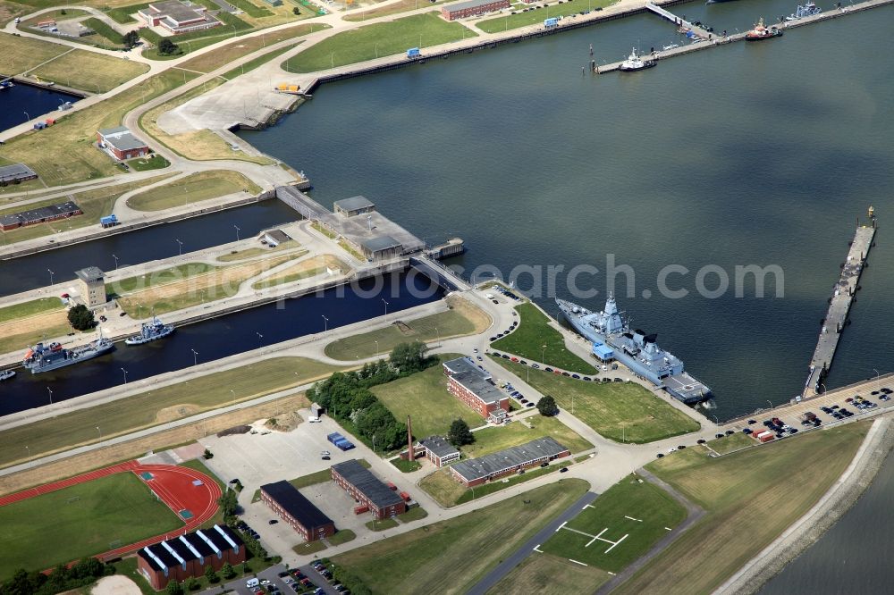 Aerial image Wilhelmshaven - Naval port and sea lock on the North Sea coast of Lower Saxony Wilhelmshaven