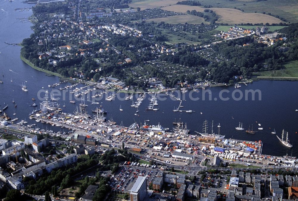 Aerial image Rostock - Maritime public festival in the district middle in Rostock in the federal state Mecklenburg-West Pomerania