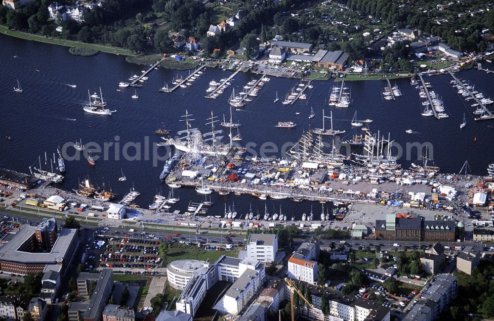 Aerial photograph Rostock - Maritime public festival in the district middle in Rostock in the federal state Mecklenburg-West Pomerania