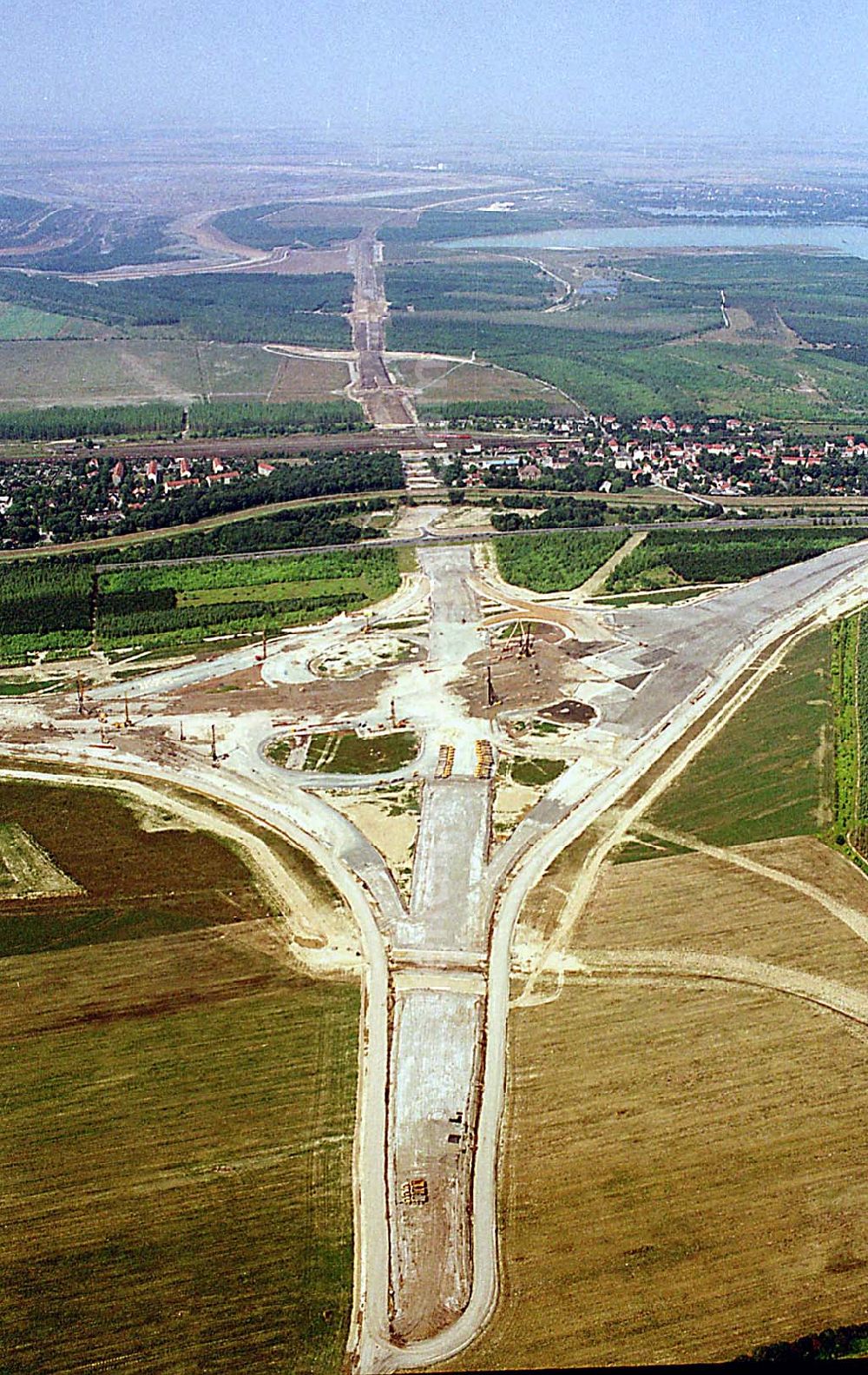 Aerial image Markkleeberg / Sachsen - Markkleeberg / Sachsen Neubau eines Autobahnkreuzes bei Markkleeberg, südlich von Leipzig