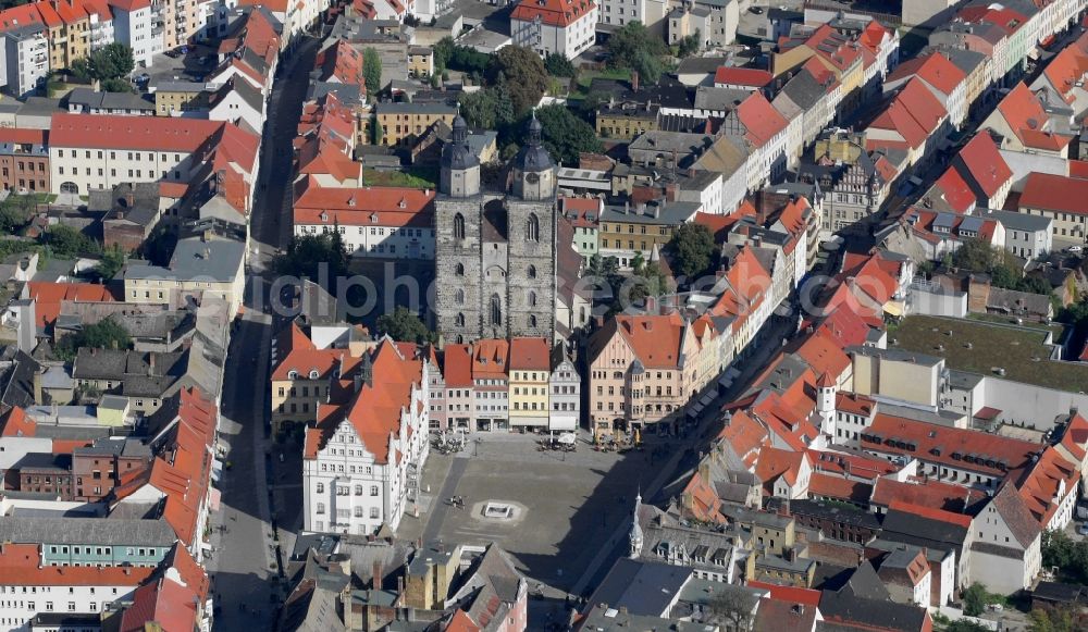 Aerial photograph Lutherstadt Wittenberg - Square with the old town hall and the St. Mary's Church in Wittenberg in Saxony-Anhalt