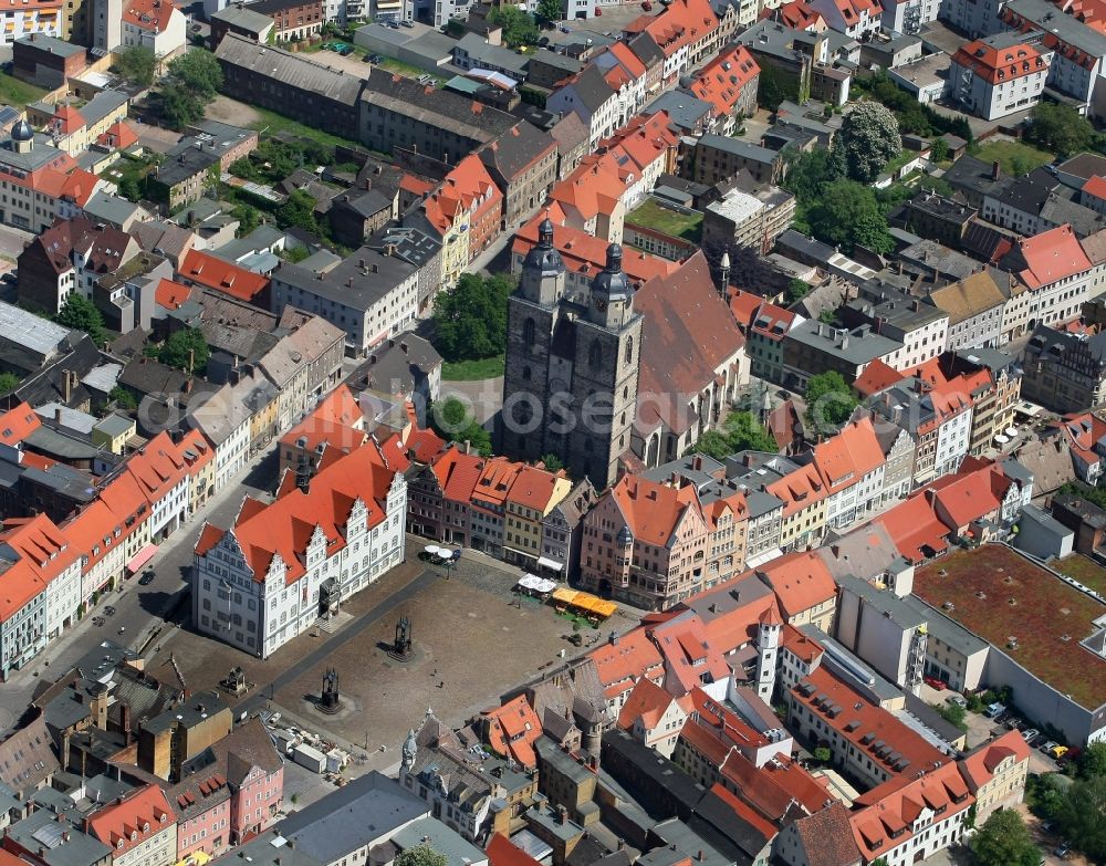 Lutherstadt Wittenberg from the bird's eye view: Square with the old town hall and the St. Mary's Church in Wittenberg in Saxony-Anhalt