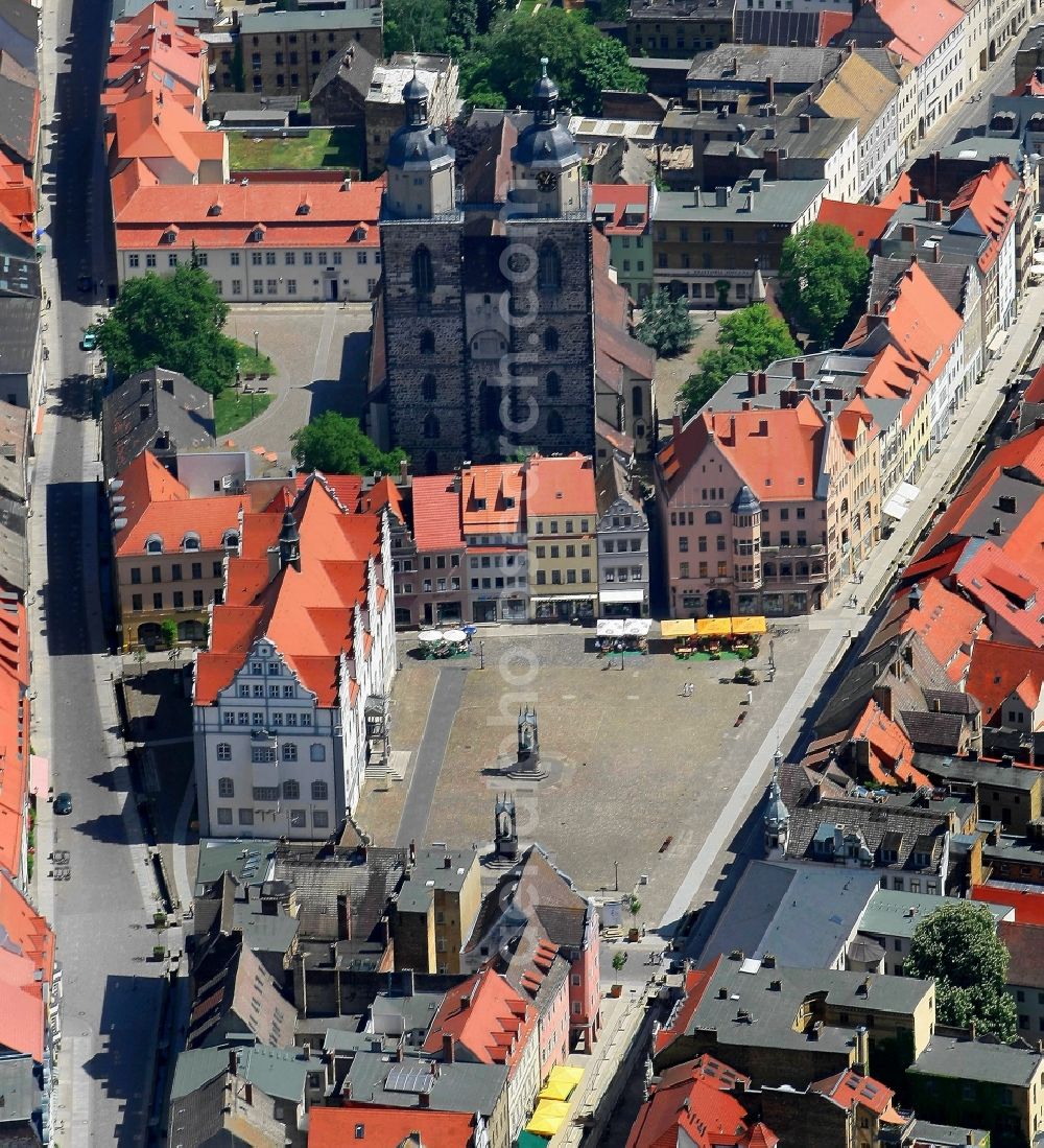 Lutherstadt Wittenberg from the bird's eye view: Square with the old town hall and the St. Mary's Church in Wittenberg in Saxony-Anhalt