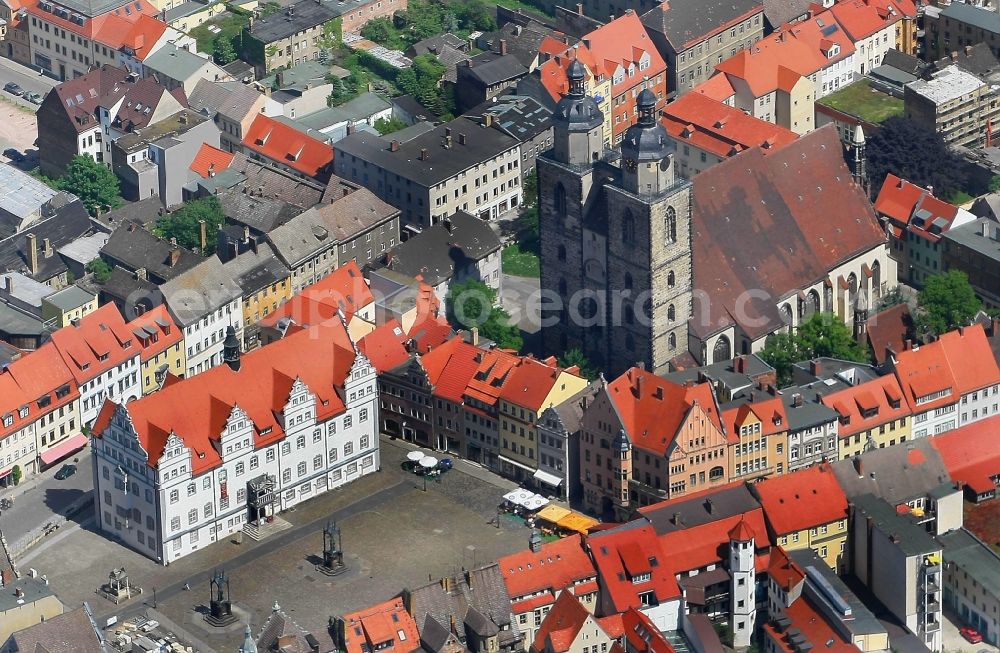 Lutherstadt Wittenberg from the bird's eye view: Square with the old town hall and the St. Mary's Church in Wittenberg in Saxony-Anhalt