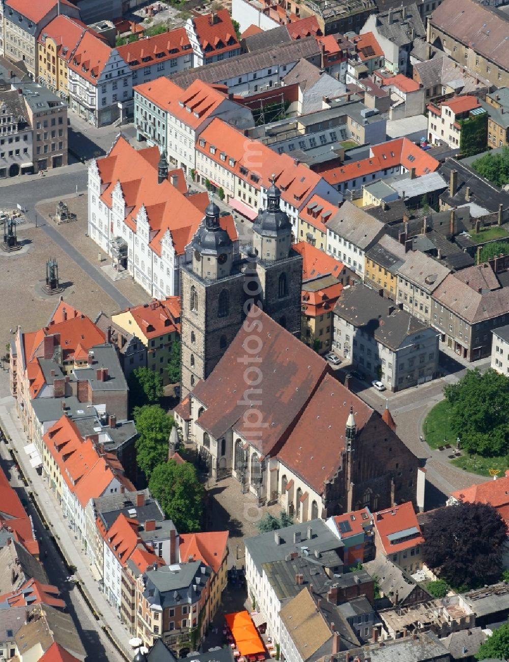 Lutherstadt Wittenberg from the bird's eye view: Square with the old town hall and the St. Mary's Church in Wittenberg in Saxony-Anhalt