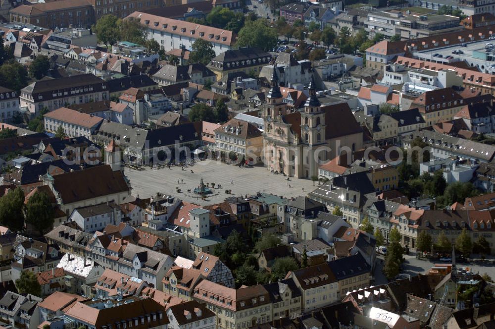 Aerial image LUDWIGSBURG - Blick auf den Marktplatz mit der Evangelischen Stadtkirche II in Ludwigsburg. Ludwigsburg ist eine Stadt in Baden-Württemberg, etwa zwölf Kilometer nördlich der Stuttgarter Innenstadt. Sie ist die Kreisstadt und größte Stadt des Landkreises Ludwigsburg, sowie nach Esslingen am Neckar die zweitgrößte Mittelstadt Baden-Württembergs. Kontakt: Ev. Pfarrkirche Stadtkirche II, Stadtkirchenplatz 1, 71634 Ludwigsburg, Tel. +49 (0)7141 923769