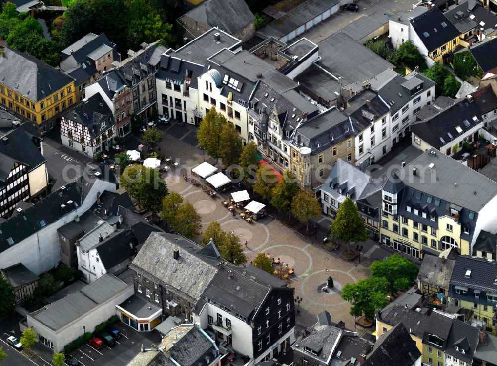 Andernach from the bird's eye view: View of the market square in the town centre of Andernach in the state of Rhineland-Palatinate. Andernach is located in the county district of Mayen-Koblenz and considered one of the oldest towns in Germany. The market square is surrounded by historic buildings