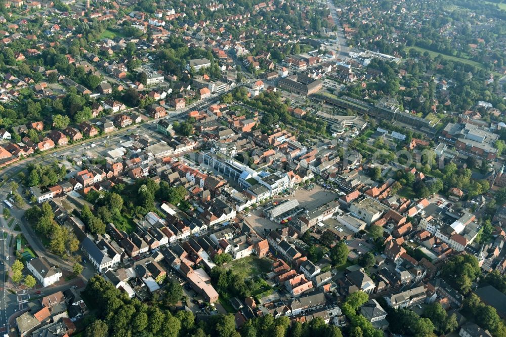 Aurich from the bird's eye view: Ensemble space on Marktplatz in the inner city center in Aurich in the state Lower Saxony