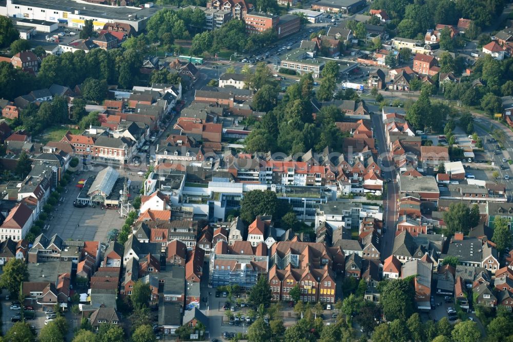 Aerial photograph Aurich - Ensemble space Marktplatz in the inner city center in Aurich in the state Lower Saxony