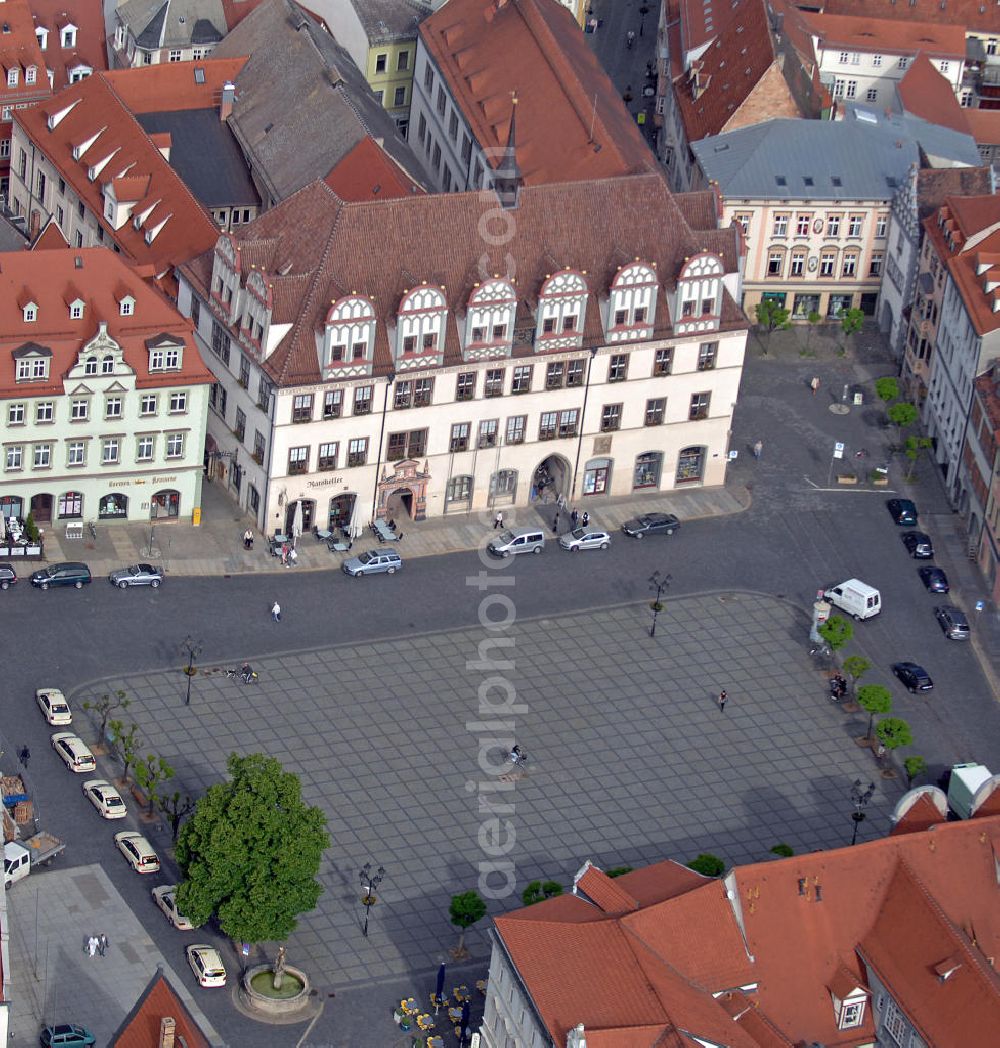 Aerial image Naumburg - Blick auf den Marktplatz von Naumburg mit der Fassade des Renaissance-Rathauses (oben). View of the town square of Naumburg, with the facade of the Renaissance town hall (at top).