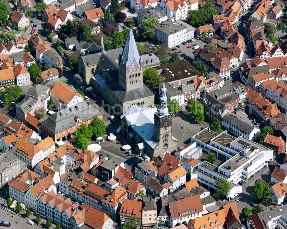 Soest from the bird's eye view: The market place in Soest with Nicholas Chapel, St. Patrokli Cathedral and Town Hall in North Rhine-Westphalia