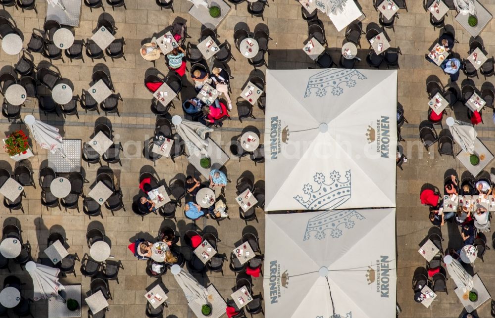 Aerial photograph Dortmund - Alter Markt with Blaeserbrunnen with restaurant seats at the center of dortmund in North Rhine-Westphalia