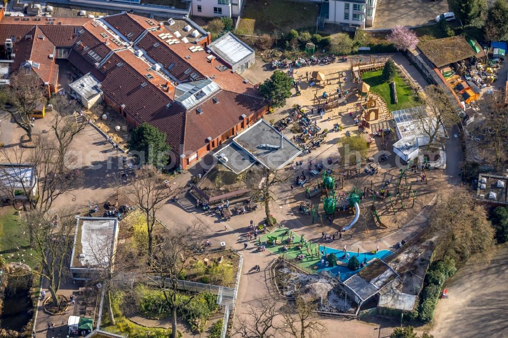 Bochum from the bird's eye view: Marriott Courtyard Hotel in the city park and the zoo Bochum in the state North Rhine-Westphalia