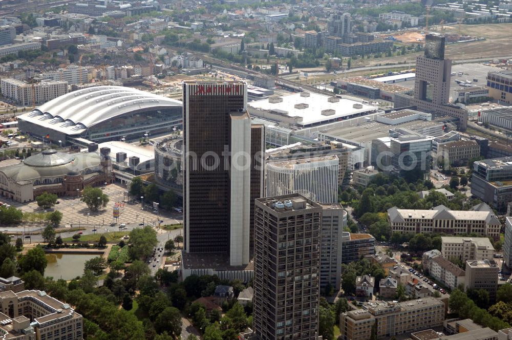 Frankfurt am Main from the bird's eye view: Blick auf das Hochhaus des Marriott Hotel in Frankfurt am Main in Hessen. Gegenüber der Frankfurter Messe gelegen, ist es eines der höchsten Hotels des Kontinents. Kontakt: Marriott Hotel, Hamburger Allee 2, 60486 Frankfurt, Tel. +49 (0)69 7955-0,