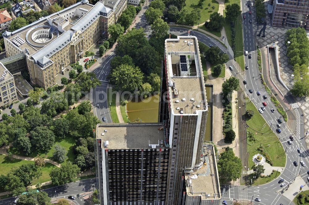 Frankfurt am Main from the bird's eye view: Blick auf das WestendGate an der Ludwig-Erhard-Anlage. Das frühere Plaza Büro Center war bei seinem Bau 1976 mit 159 m das höchste Gebäude Deutschlands. Heute ist es das höchste Hotel Europas, das die Hotelgruppe Marriott gemietet hat. View of the WestendGate at the Ludwig-Erhard-Ground. The former Plaza Office Center was with 159 m the highest building in Germany when it was built in 1976. Today it is the tallest hotel in Europe rented by the hotel group Marriott.