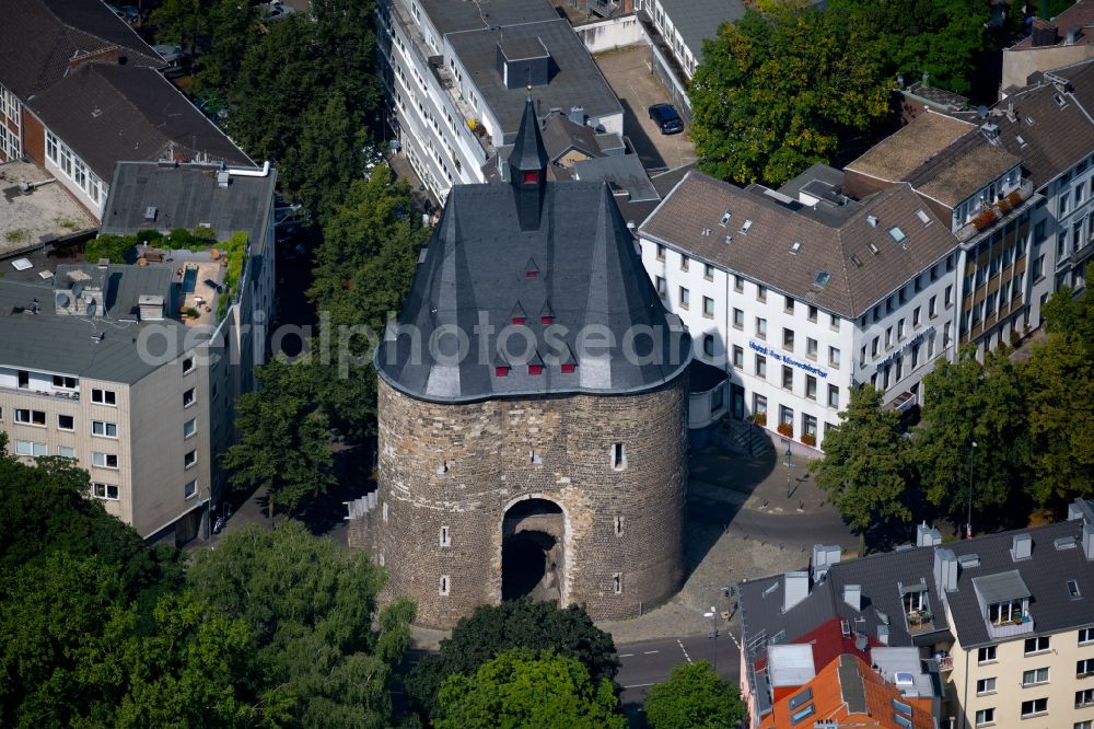 Aachen from the bird's eye view: Tourist attraction and sightseeing Marschiertor on the Franzstrasse in Aachen in the state North Rhine-Westphalia, Germany