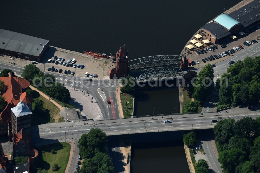 Aerial image Lübeck - The Marstall bridge a lift bridge over the Elbe-Luebeck-Canal in Luebeck in the state Schleswig-Holstein