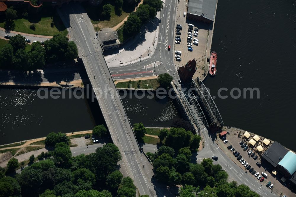 Lübeck from the bird's eye view: The Marstall bridge a lift bridge over the Elbe-Luebeck-Canal in Luebeck in the state Schleswig-Holstein