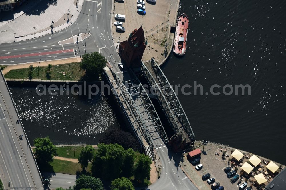 Aerial image Lübeck - The Marstall bridge a lift bridge over the Elbe-Luebeck-Canal in Luebeck in the state Schleswig-Holstein