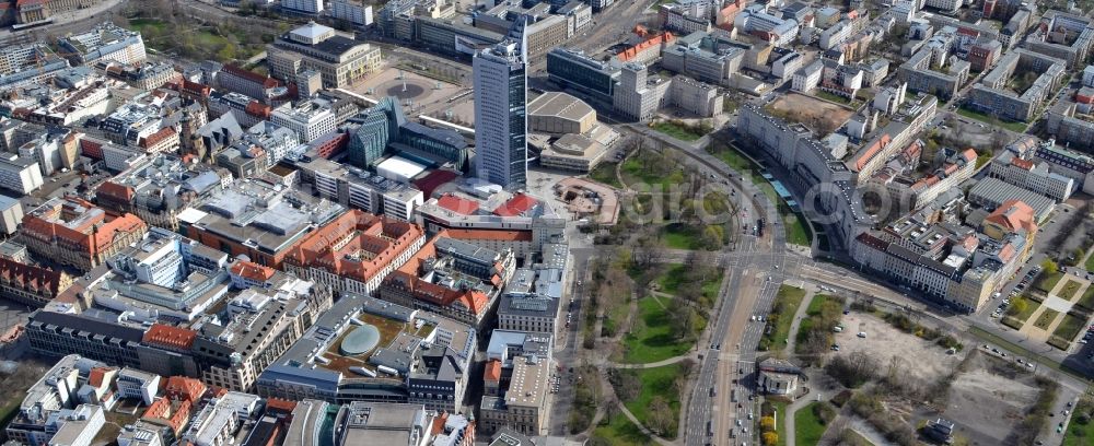 Leipzig from the bird's eye view: View of the street Martin -Luther - Ring , the Schiller - Park, the building UNI - Hochaus and the place Wilhelm- Leuschner- Platz on the southern edge of the city of Leipzig in Saxony