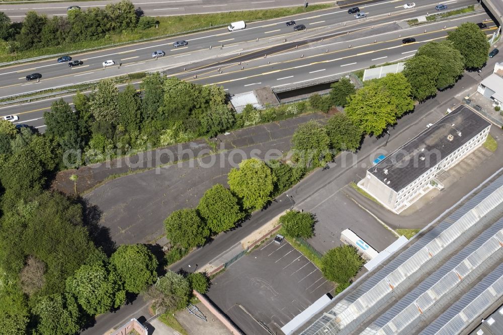 Aerial image Köln - Buildings and production halls on the site of the mechanical engineering company Sausen Maschinenbau GmbH in Cologne in the state North Rhine-Westphalia, Germany