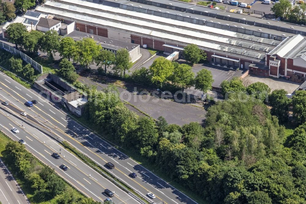 Aerial photograph Köln - Buildings and production halls on the site of the mechanical engineering company Sausen Maschinenbau GmbH in Cologne in the state North Rhine-Westphalia, Germany