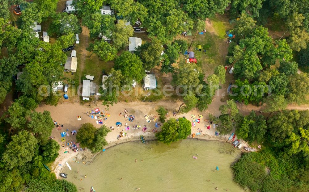 Aerial photograph Boeker Mühle - Mass influx of bathers on the beach and the shore areas of the lake Mueritz in Boeker Muehle in the state Mecklenburg - Western Pomerania