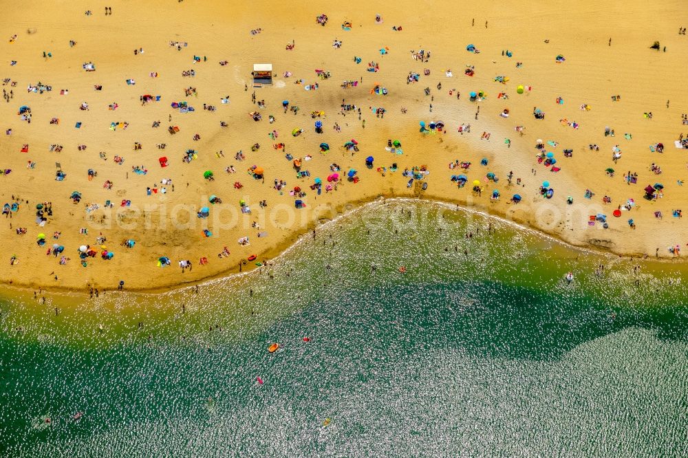 Haltern am See from above - Mass influx of bathers on the beach and the shore areas of the lake Silbersee II in the district Sythen in Haltern am See in the state North Rhine-Westphalia, Germany