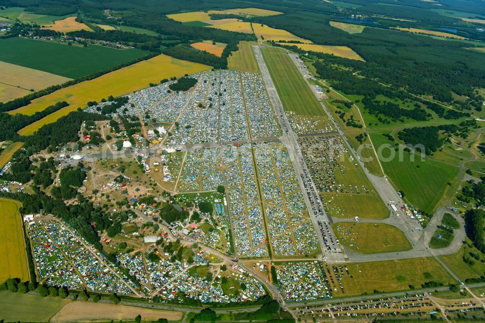 Aerial image Lärz - Crowd of visitors to the Fusion Festival at the airfield Laerz - Rechlin in Laerz in Mecklenburg-Vorpommern, Germany