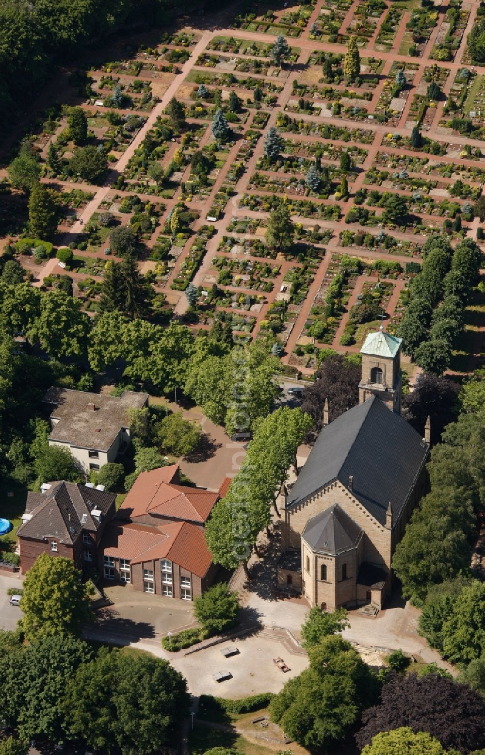 Bochum OT Weitmar from above - View of the Matthäus church in the district of Weitmar in Bochum in the state North Rhine-Westphalia