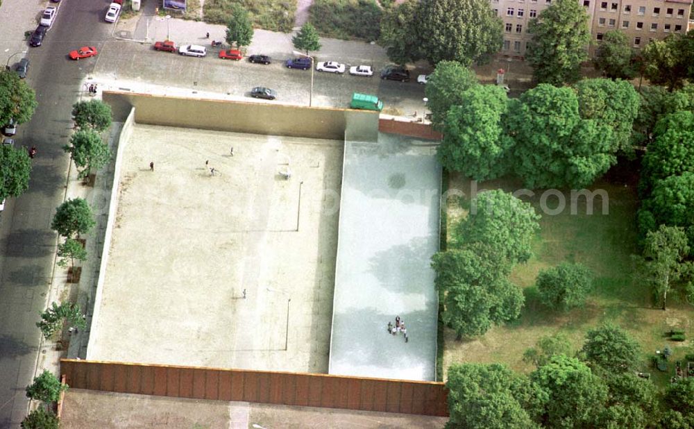 Berlin-Prenzlauer-Berg from above - Mauerpark an der Bernauer Straße in Berlin-Prenzlauer-Berg.