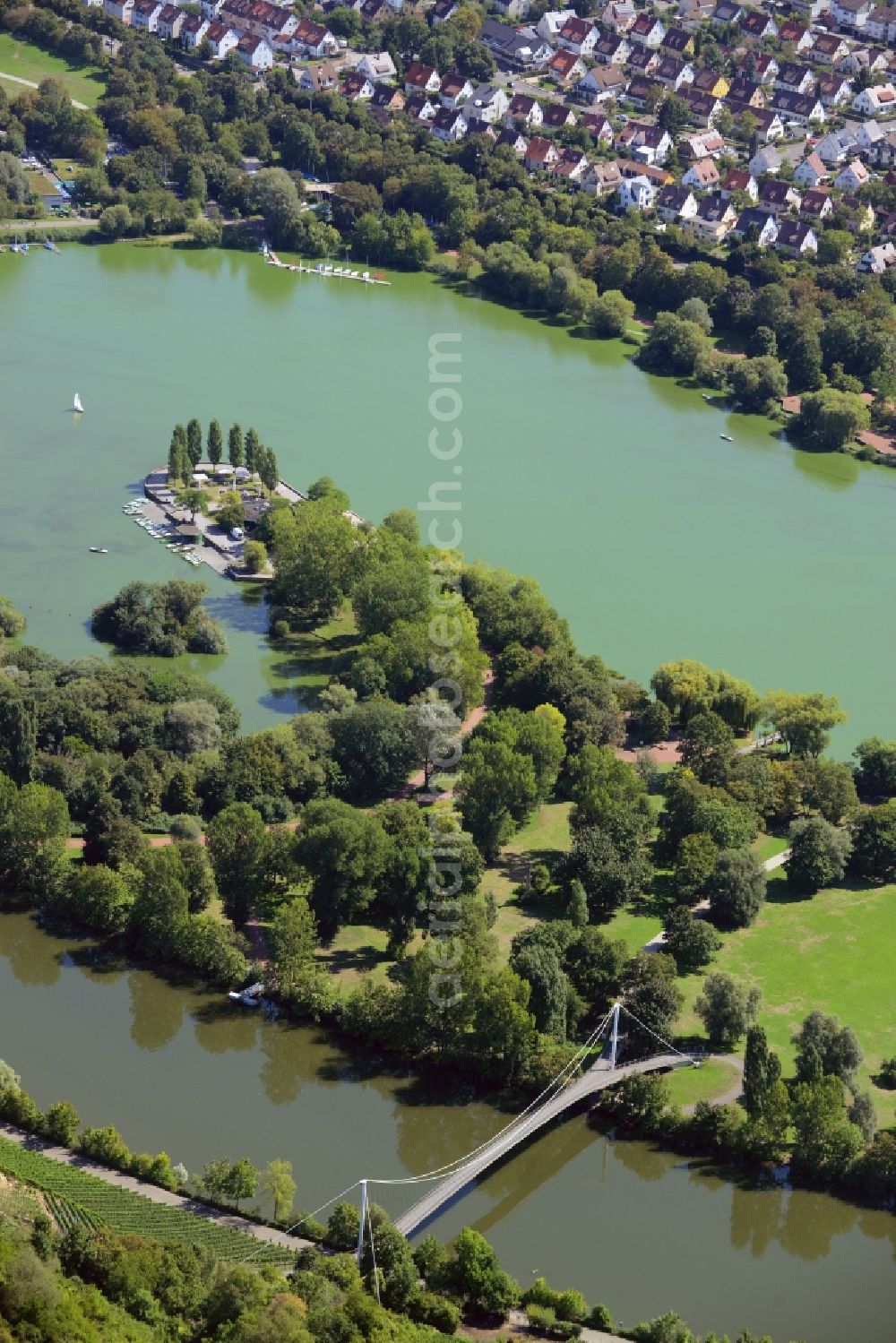 Aerial image Stuttgart - Lake Max-Eyth-See in a bend of the river Neckar in Stuttgart in the state of Baden-Wuerttemberg. The artificial lake is located amidst vineyards in the West of Hofen