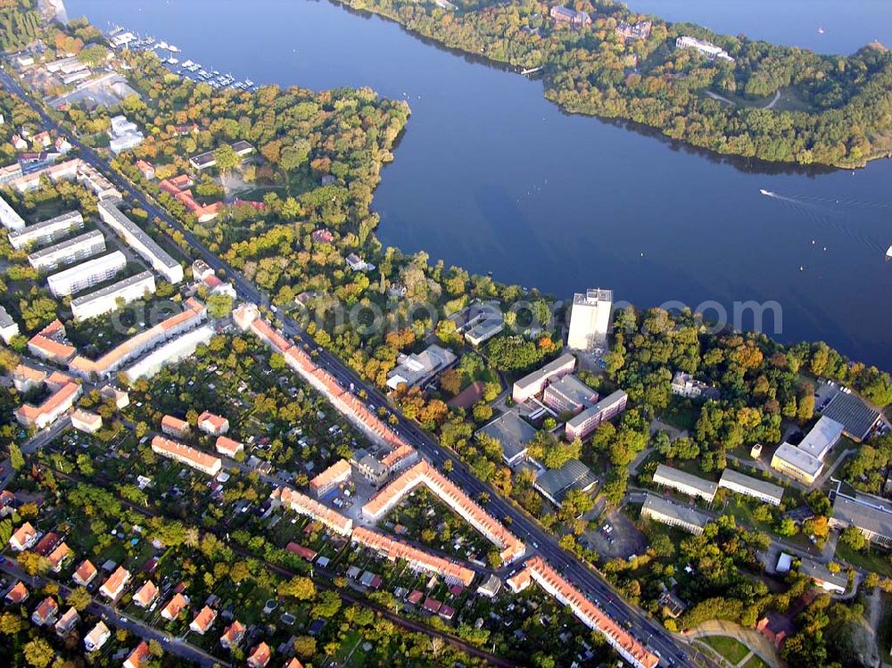 Potsdam from the bird's eye view: 05.10.2004 Möbel Oase Potsdam in der Zeppelin Str.117a, 14471 Potsdam in Richtung Sansoussi.