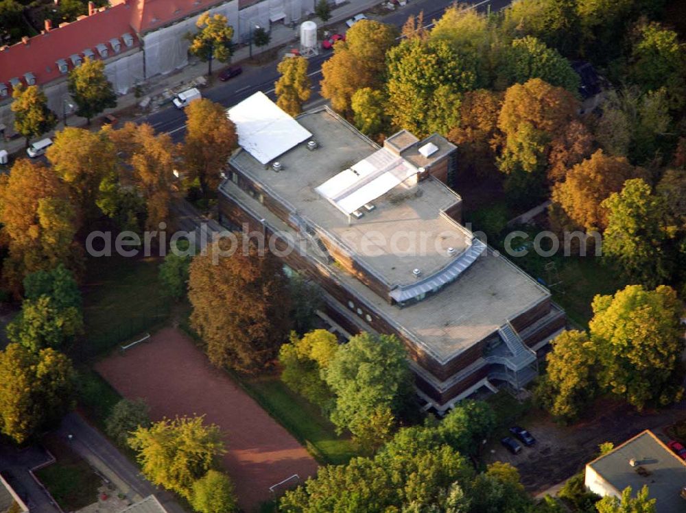 Aerial photograph Potsdam - 05.10.2004 Möbel Oase Potsdam in der Zeppelin Str.117a, 14471 Potsdam in Richtung Sansoussi.