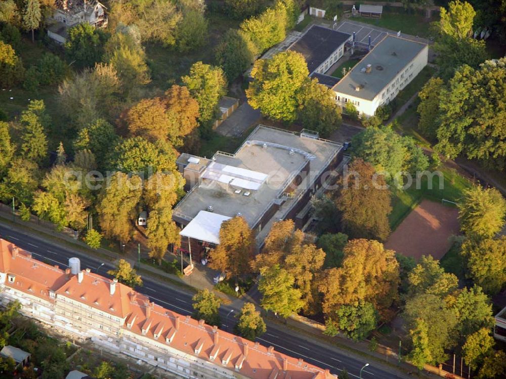 Potsdam from above - 05.10.2004 Möbel Oase Potsdam in der Zeppelin Str.117a, 14471 Potsdam in Richtung Sansoussi.