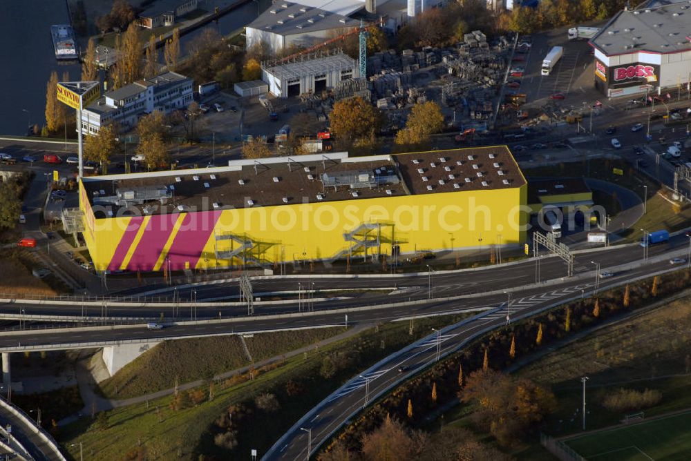 Aerial image Berlin - Blick auf das SCONTO Möbelhaus an der Grenzallee in Berlin-Neukölln. Kontakt: Sconto, Berlin-Neukölln, Grenzallee 37, 12057 Berlin, Tel.: 030/2701410 / Sconto SB – Der Möbelmarkt GmbH, Zentralverwaltung, Liliental-Park II, Zeppelinstr. 4b, 12529 Schönefeld, Tel.: 03376282280, info@sconto.de,