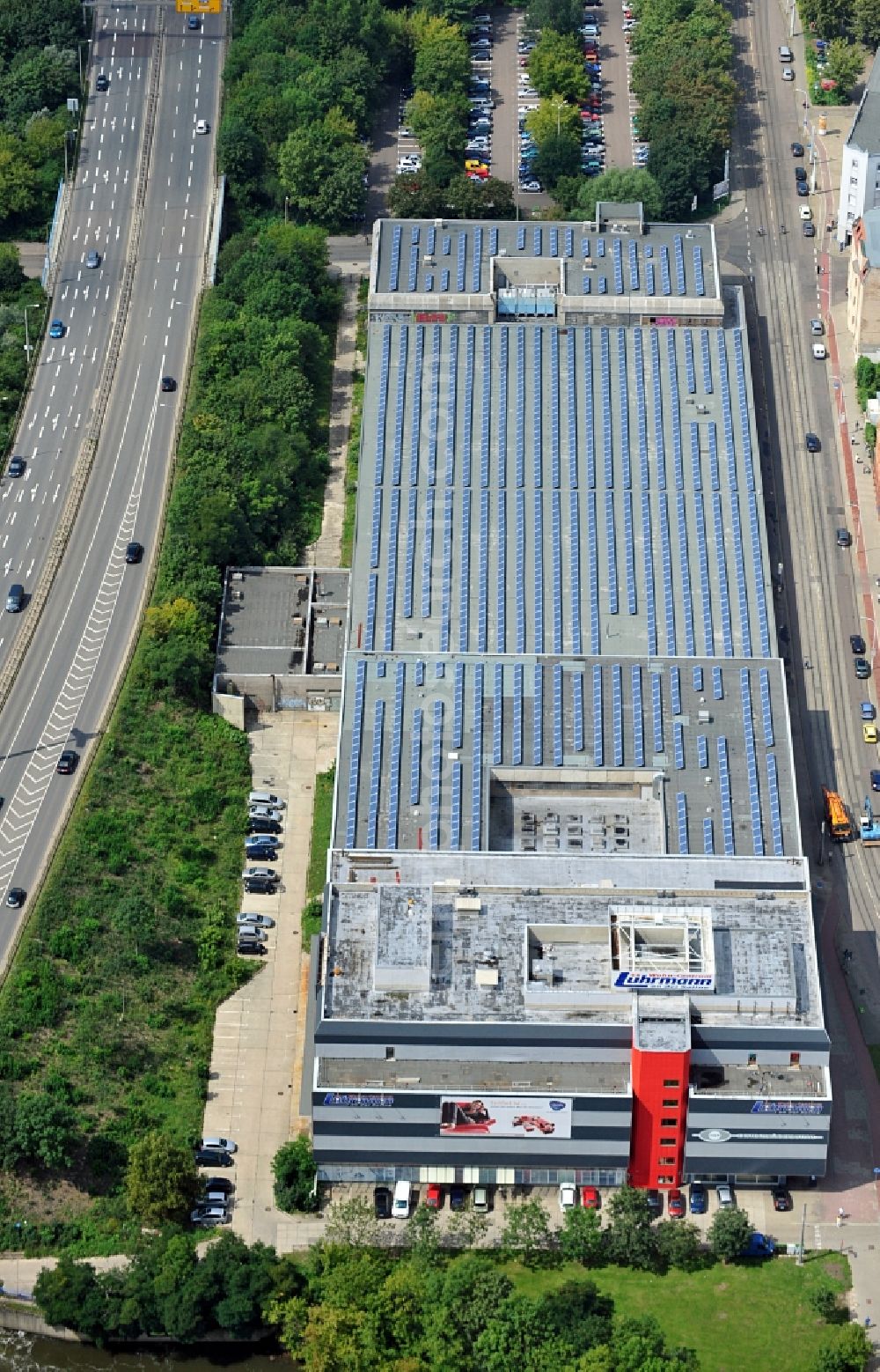 Aerial image Halle / Saale - View of the furniture store Wohn-Centrum Lührmann at 15 Mansfelder St on the Saline in Halle at the Saale in Saxony-Anhalt