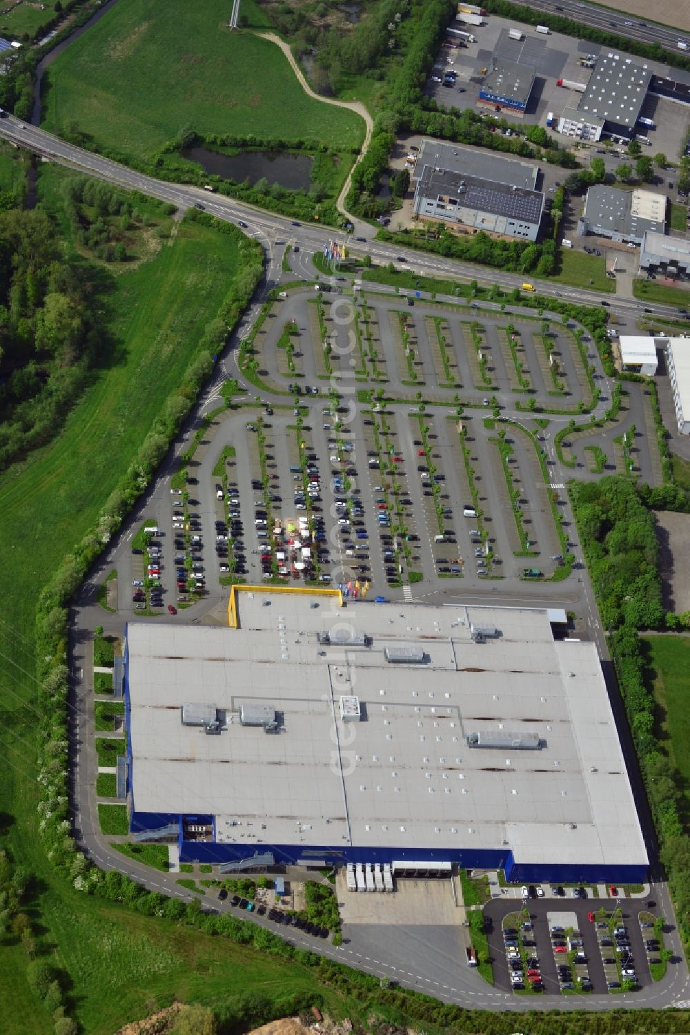 Aerial photograph Osnabrück - Building of the store - furniture market IKEA Einrichtungshaus Osnabrueck on Rheiner Landstrasse in the district Hellern in Osnabrueck in the state Lower Saxony, Germany