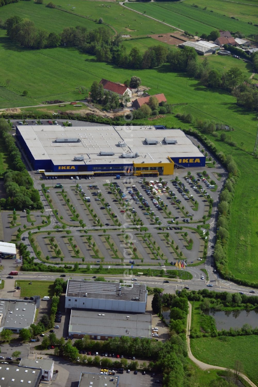 Osnabrück from the bird's eye view: Building of the store - furniture market IKEA Einrichtungshaus Osnabrueck on Rheiner Landstrasse in the district Hellern in Osnabrueck in the state Lower Saxony, Germany