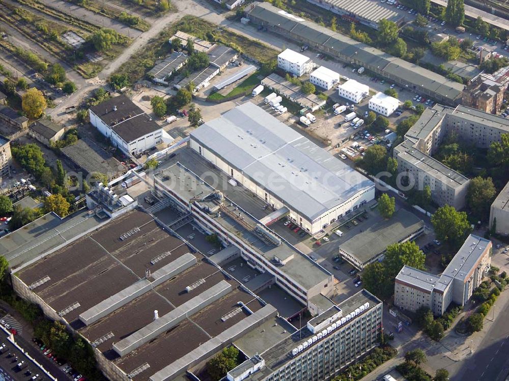 Berlin-Friedrichshain from above - 05.10.2004 Möbel Oase Friedrichshain am Franz-Mehring Platz 1am Ostbahnhof.