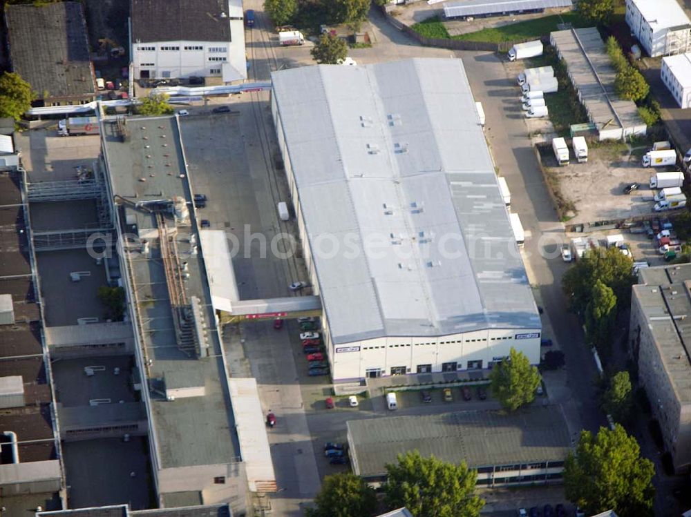 Aerial image Berlin-Friedrichshain - 05.10.2004 Möbel Oase Friedrichshain am Franz-Mehring Platz 1am Ostbahnhof.