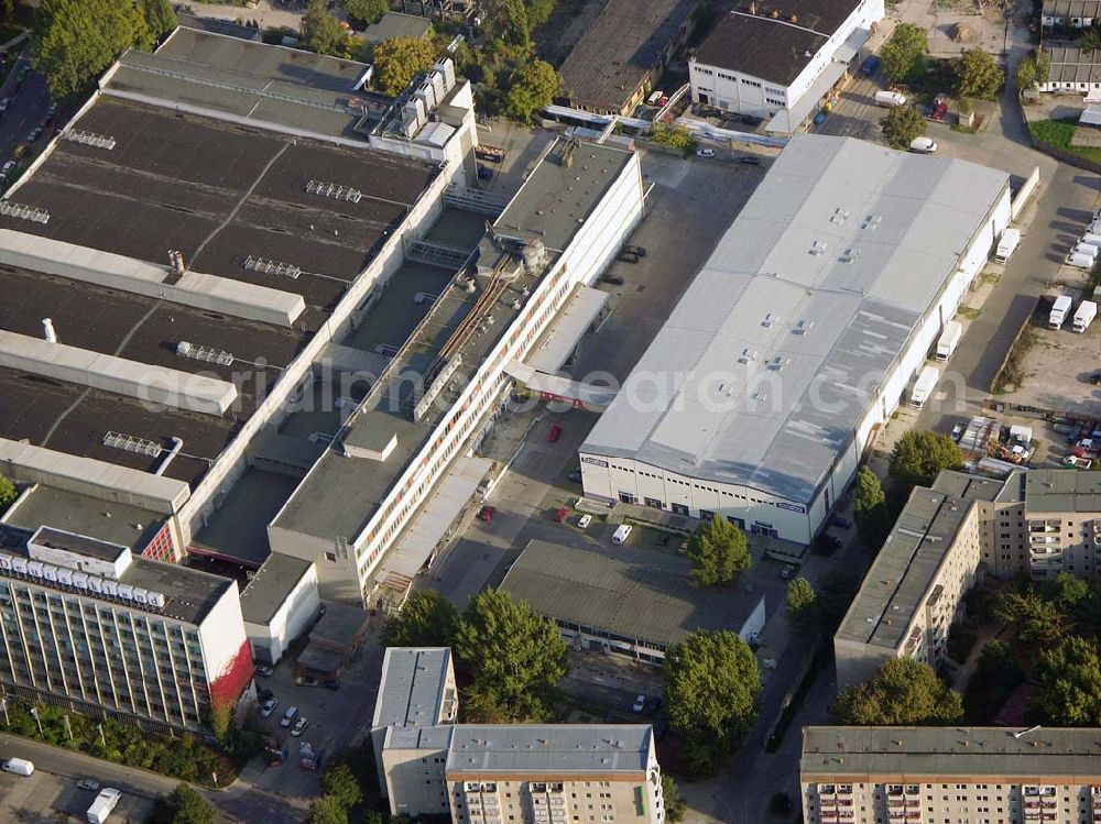 Aerial photograph Berlin-Friedrichshain - 05.10.2004 Möbel Oase Friedrichshain am Franz-Mehring Platz 1am Ostbahnhof.