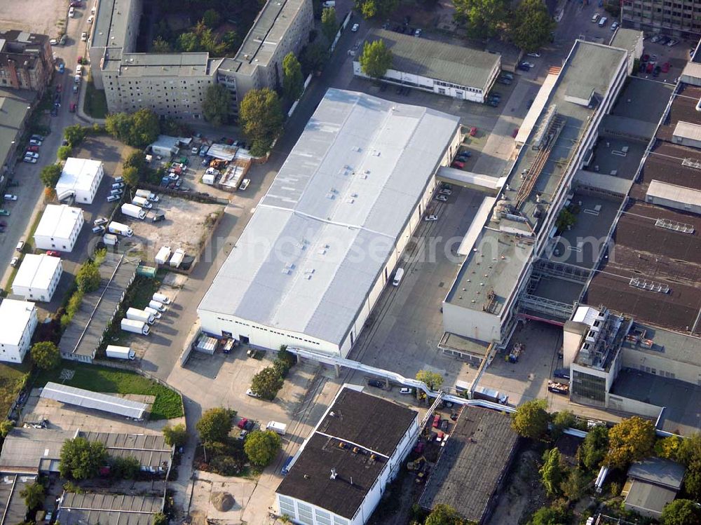 Aerial photograph Berlin-Friedrichshain - 05.10.2004 Möbel Oase Friedrichshain am Franz-Mehring Platz 1am Ostbahnhof.