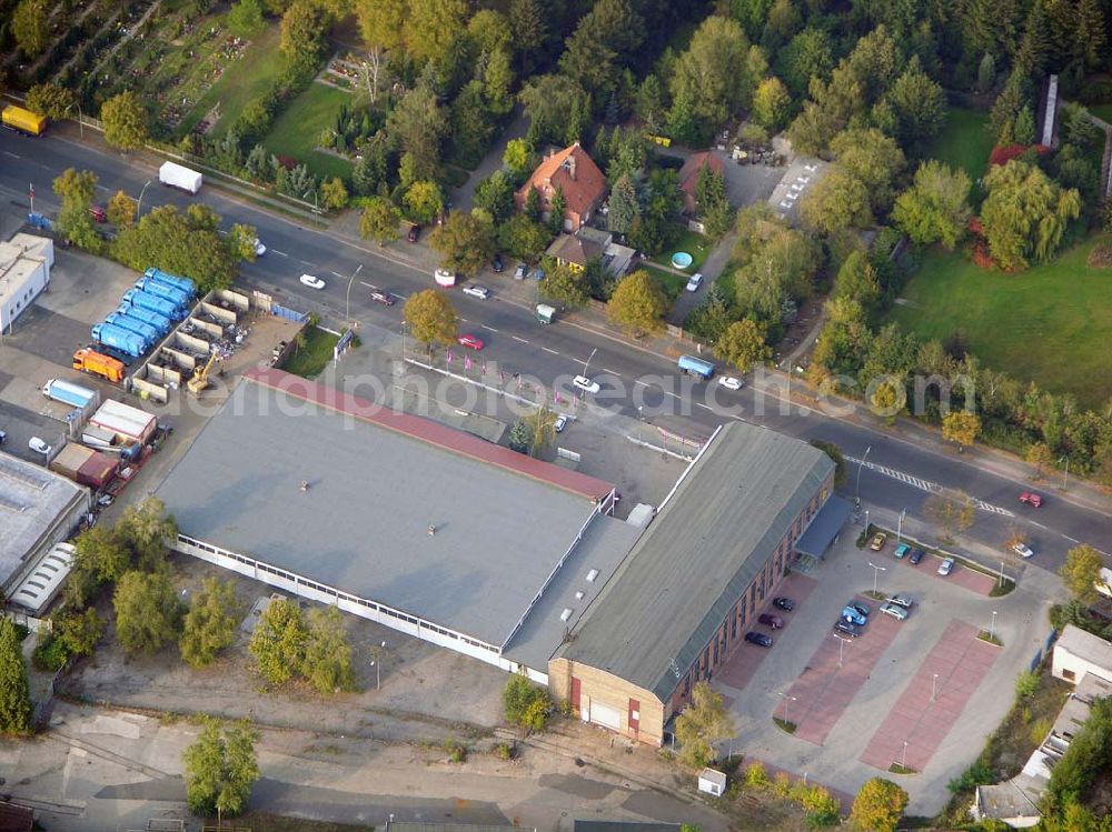 Berlin-Tempelhof from the bird's eye view: 05.10.2004 Möbeloase In Berlin Tempelhof.Tempelhofer Weg 12, 12347 Berlin