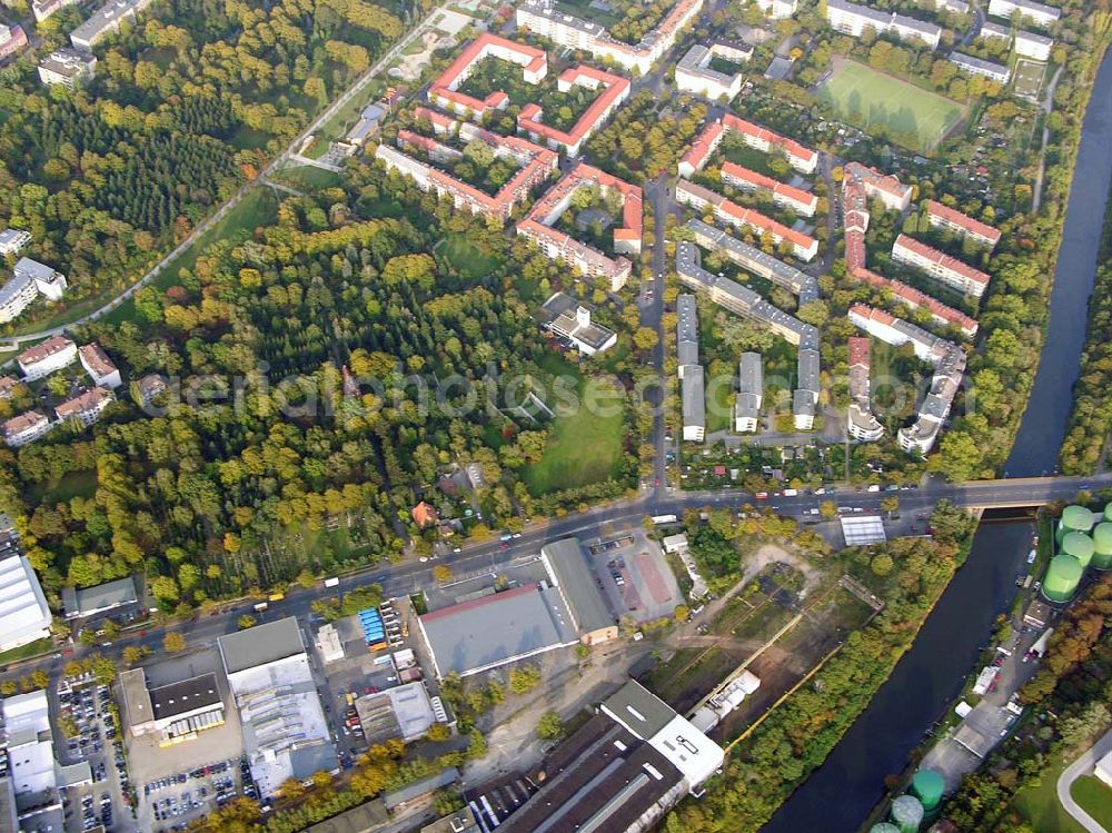 Aerial photograph Berlin-Tempelhof - 05.10.2004 Möbeloase In Berlin Tempelhof.Tempelhofer Weg 12, 12347 Berlin