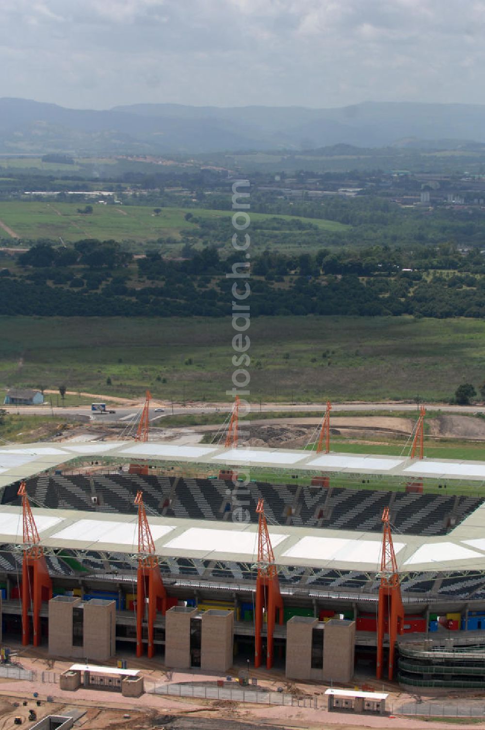 Nelspruit from above - Blick auf das Mbombela-Stadion in Nelspruit in der Provinz Mpumalanga in Südafrika, erbaut zur Fußball-Weltmeisterschaft. View of the Mbombela-Stadium in Nelspruit in South Africa for the FIFA World Cup 2010.