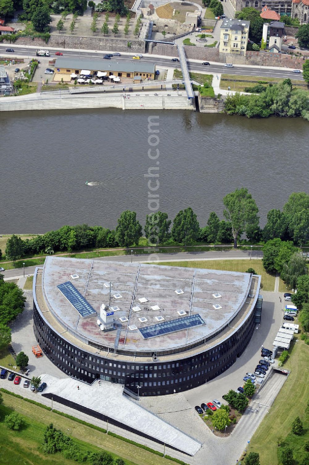 Aerial image Magdeburg - Blick auf das MDR Landesfunkhaus Sachsen-Anhalt mit Sitz in Magdeburg. Das 1999 eingeweihte Funkhaus ist innerhalb des MDR verantwortlich für die Landesprogramme in Sachsen-Anhalt sowie Zulieferungen für das Gemeinschaftsprogramm. View of the MDR Broadcasting Center, based in Magdeburg. Inaugurated in 1999, the broadcasting center is within the MDR responsible for the country programs in Saxony-Anhalt as well as supplies for the Community program.