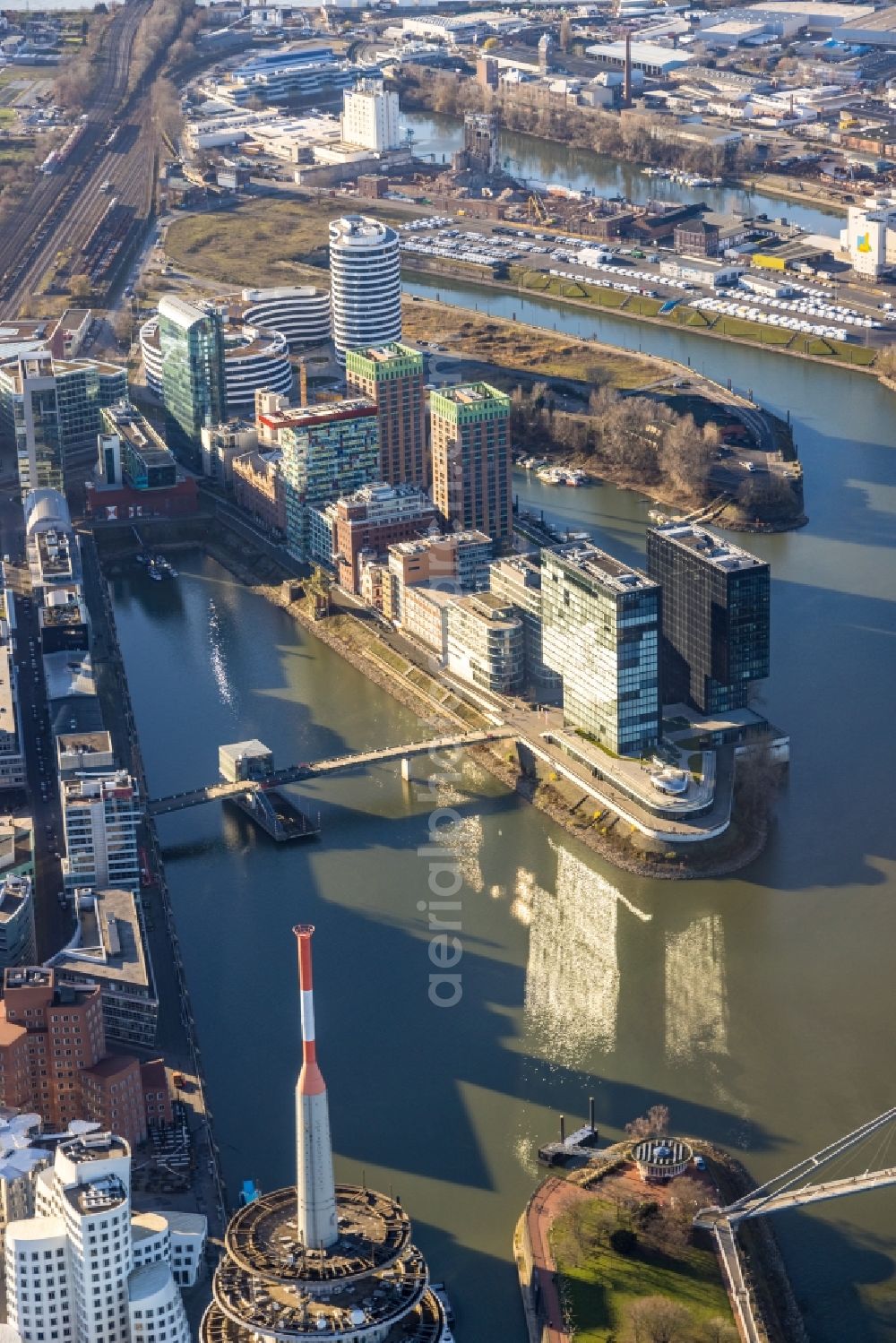 Aerial image Düsseldorf - Western Media Harbour area with commercial buildings in Duesseldorf Julo-Levin-Ufer in the district Hafen in Dusseldorf in the state of North Rhine-Westphalia